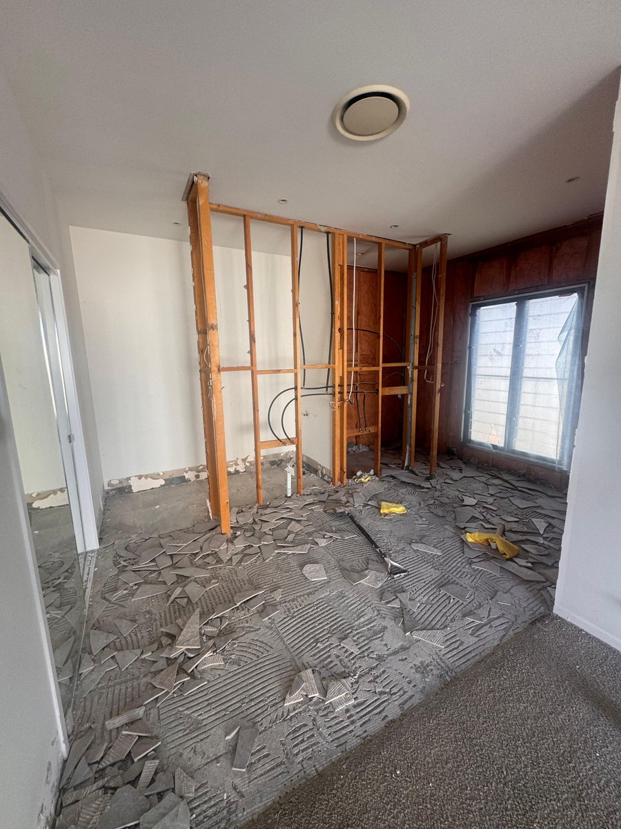 StripItOut's tweet image. Starting fresh with internal strip out

📩 Message us for fast quote 
📍 Goldcoast &amp;amp; Brisbane 

 #floorremoval #construction #demolition #homeimprovement #renovation