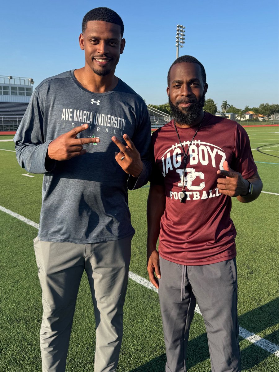 CoachAntCollins's tweet photo. All the glory to the man above 🙏🏾Big thanks to @CoachTStreet for coming out to visit our Jags…Football &amp; Ministry https://t.co/BSfGxnGezN