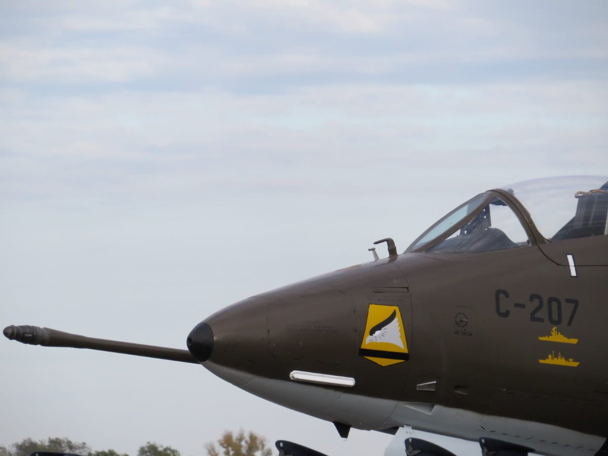 gonzaconti_18's tweet photo. #C130 #Hercules y #A4 #Skyhawk #C207 y #C322 
Ph Esteban Andrada GTRA https://t.co/MxF21euSYE