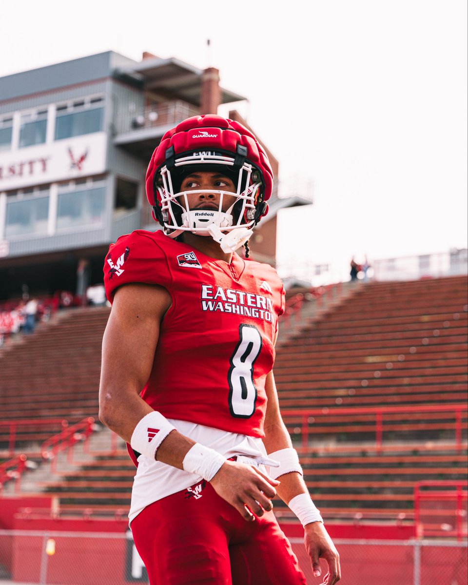EWUFootball's tweet image. Back on the Red 🦅

#GoEags #EKG