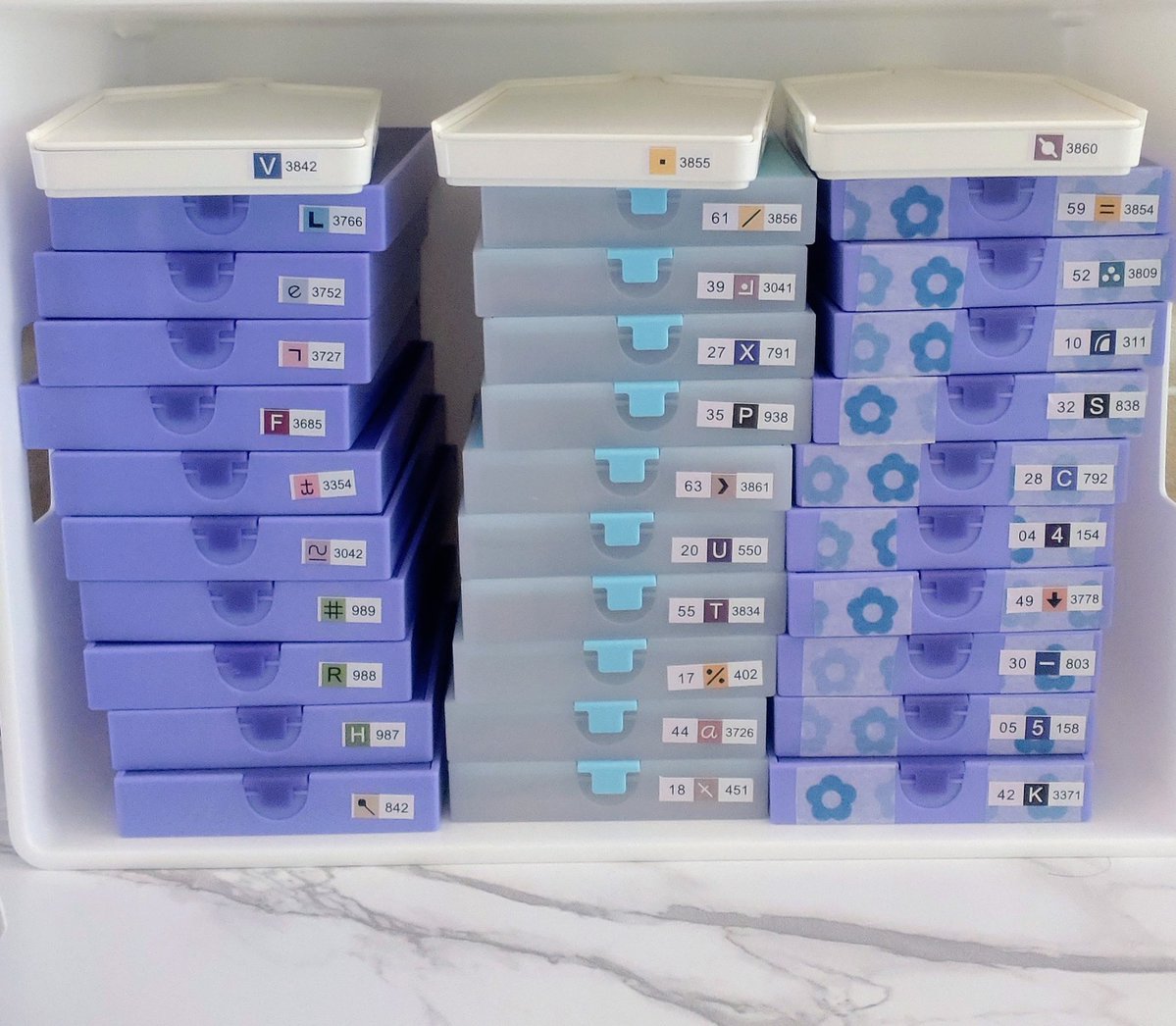waterblue_yuu's tweet image. 次のアート💎です👐
次もDAC💦
NightMusic♪
33×46で色数なんと63色😳
何故かこのKit7連プレーサーが2個入ってた🤣そんなに連貼りする所ないと思うが…💦ビーズ準備終わってるので始めるッス✊
#DAC #DA