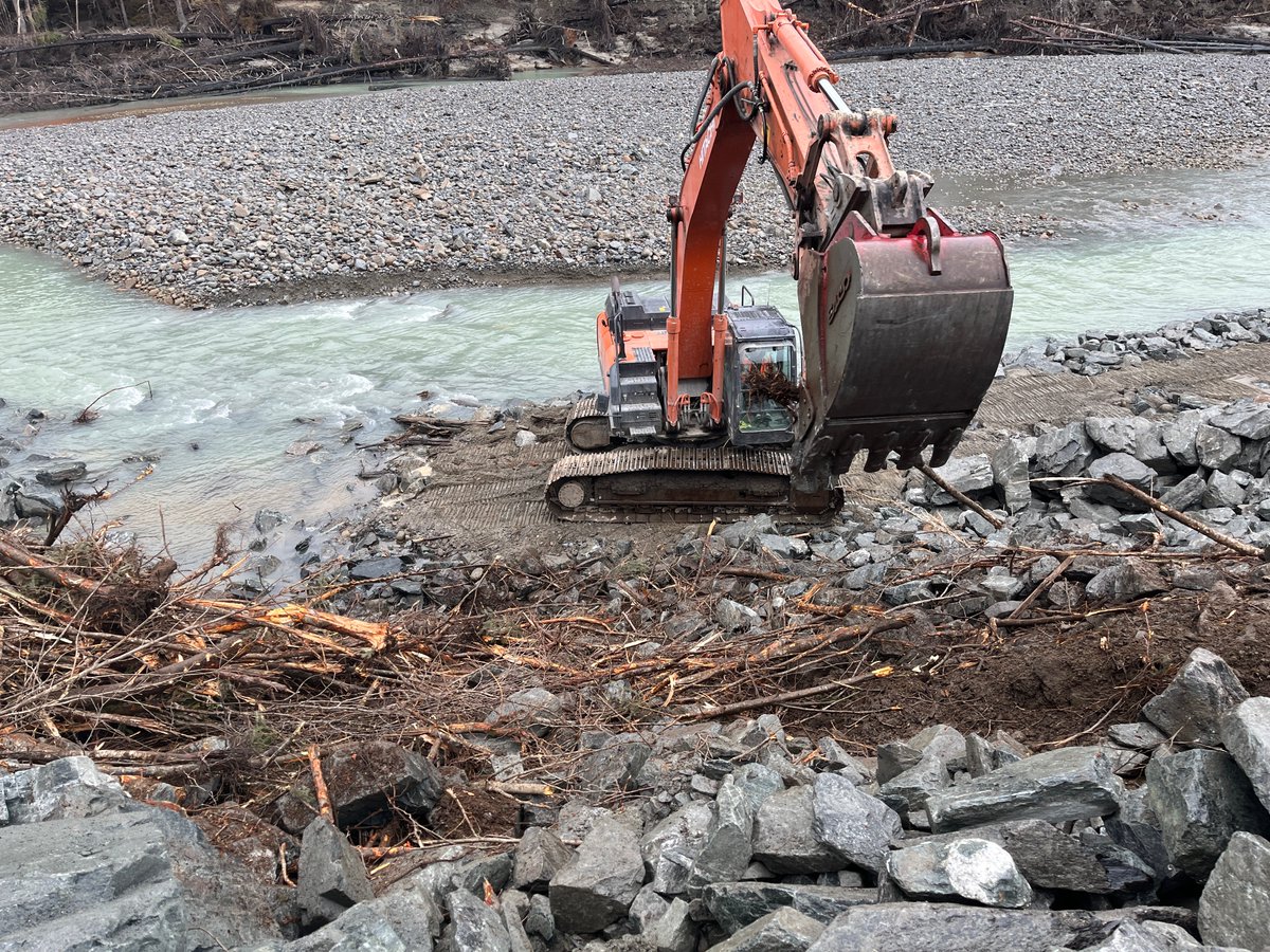 AlaskaCorps's tweet photo. The U.S. Army Corps of Engineers – Alaska District and City and Borough of Juneau continue to advance work on Phase 2 of the ongoing PL 84-99 Advance Measures Mendenhall Glacial Outburst Flood project.

See the weekly update here: https://t.co/S5DUpIcQxS https://t.co/IsxHCpW0U6