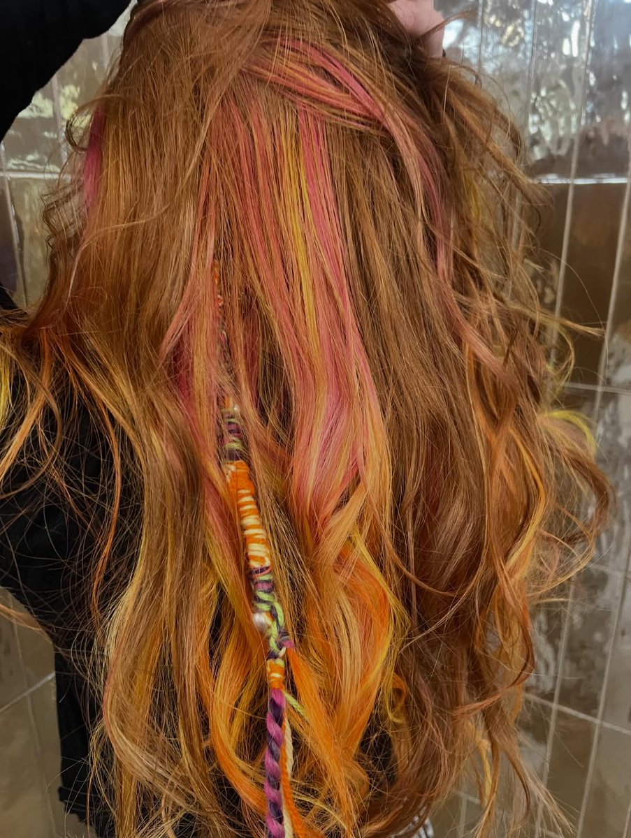 mitchellssalon's tweet photo. Bringing in the color for May 🌸 🧡 ☀️ 

Hair by: Zoey [Kenwood]

https://t.co/sbzvTn4NFw

#MitchellsSalonandDaySpa #MitchellsSalon #CincinnatiSalon #CincySpa #cincysalonandspa #CincinnatiHairstylist #OhioHairForce #CincyHairstylist https://t.co/vNTpP0idGL