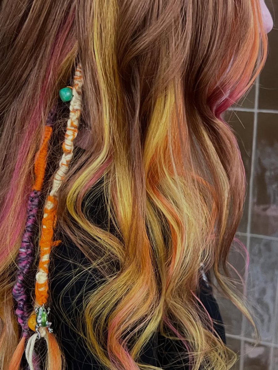 mitchellssalon's tweet photo. Bringing in the color for May 🌸 🧡 ☀️ 

Hair by: Zoey [Kenwood]

https://t.co/sbzvTn4NFw

#MitchellsSalonandDaySpa #MitchellsSalon #CincinnatiSalon #CincySpa #cincysalonandspa #CincinnatiHairstylist #OhioHairForce #CincyHairstylist https://t.co/vNTpP0idGL