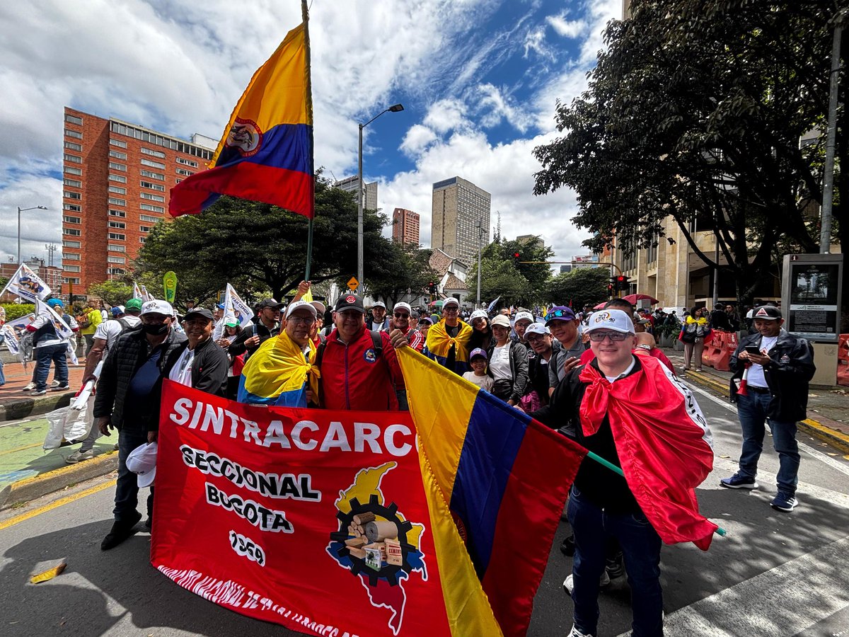 Sintracarcol's tweet image. En #Bogotá se sintió La determinación de la clase obrera.
Somos @Sintracarcol, 7️⃣9️⃣ luchando por nuestra dignidad, y seguiremos. Estamos Rereorgullosos.
#CepedaPresidente #CepedaEnPrimeraVuelta #CepedaPresidente2026 
Súmate al sindicato ❗️