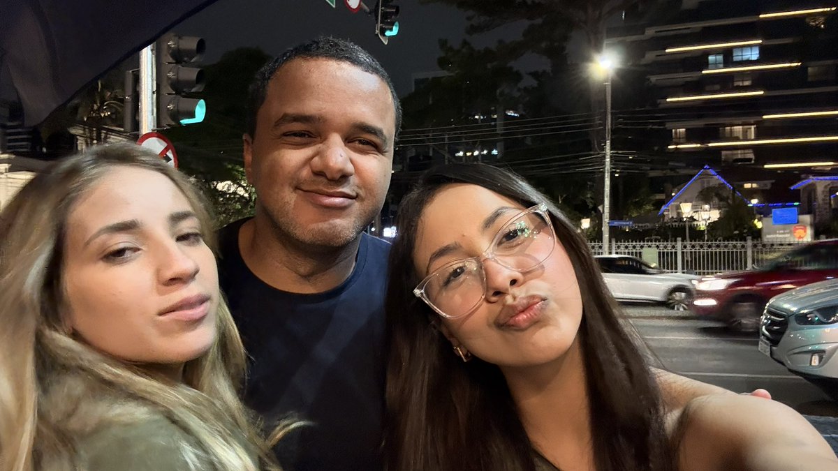 Erik tweet media