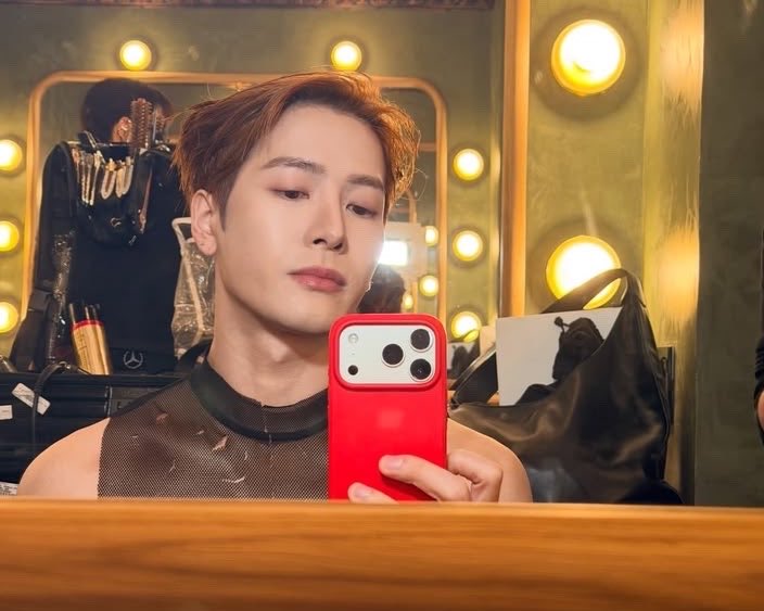 Jackson𝜗𝜚 (@jswpostss) on Twitter photo 