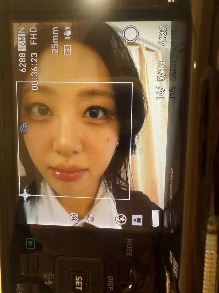 Yves ratatouille 🍭🦧IS GOING TO SEE YVES!!!!!!! tweet media