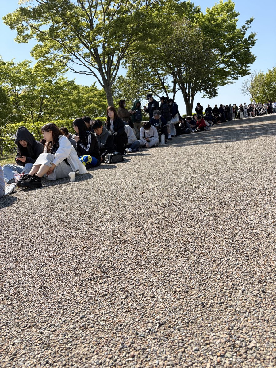 ChaaChaaa17's tweet image. グッズはかなり並んでます

#back number
#Grateful Yesterdays Tour 2026”