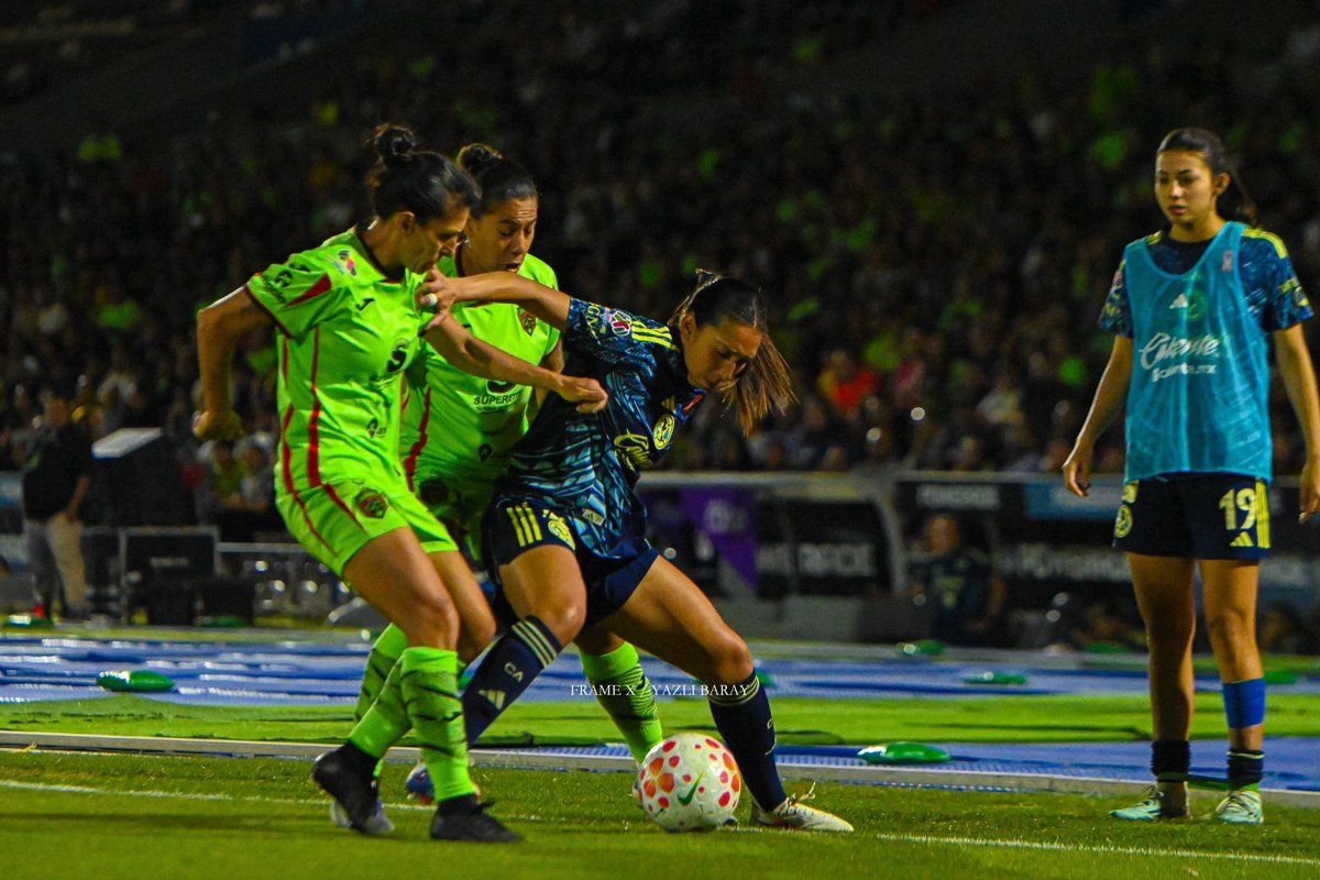 FrameX_OF's tweet photo. 📸 Galería Frame X | Bravas vs América Femenil (Ida Cuartos de Final)
📍 Estadio Olímpico Benito Juárez – Ciudad Juárez
📷 Fotografías por Yazli Baray
⸻
#Bravas #AméricaFemenil #LigaMXFemenil #CuartosDeFinal #GaleríaFrameX #FotografíaDeFútbol #YazliBaray #FutbolFemenil https://t.co/jCY0mhyhaV