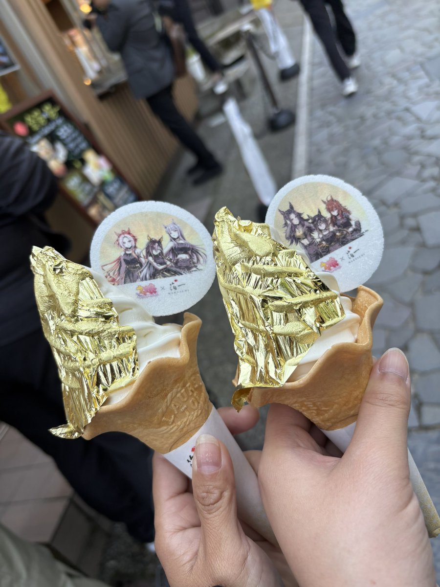 兼六園店で、金箔のかがやきソフトクリーム ウマ娘verお楽しみいただき
