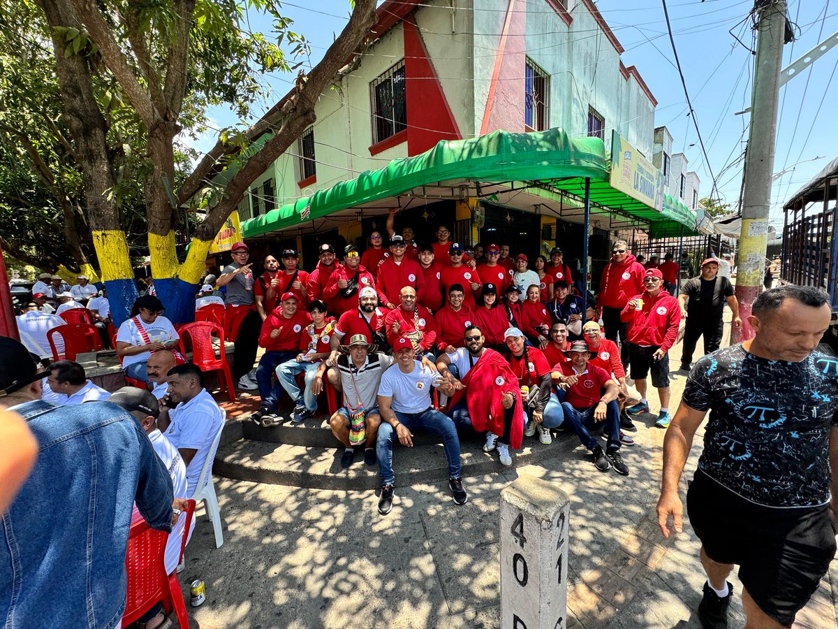 Sintracarcol's tweet image. Y en #BARRANQUILLA vamos a barrer, porque entendimos, y hace rato que preferimos la dignidad al oprobio.
Lo entendimos hace rato...
#CepedaPresidente #CepedaEnPrimeraVuelta #CepedaPresidente2026 
Súmate al sindicato ❗️