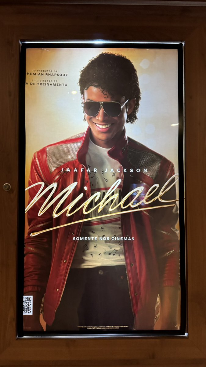 Não costumo ir ver o mesmo filme duas vezes no cinema

Mas Michael é tão bom que merece 

Fui semana passada com a minha esposa e tô indo agora de novo com meus pais (que aliás não vinham no cinema há anos, vieram só pelo Michael Jackson)
