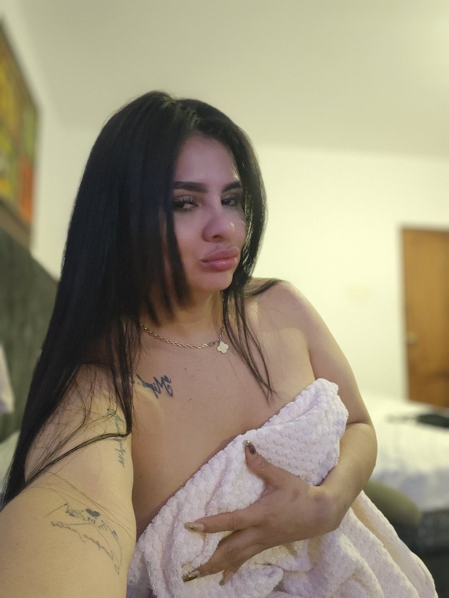 LUCIANA SALAZAR Tu blanquita 💜Oficial💜 tweet media