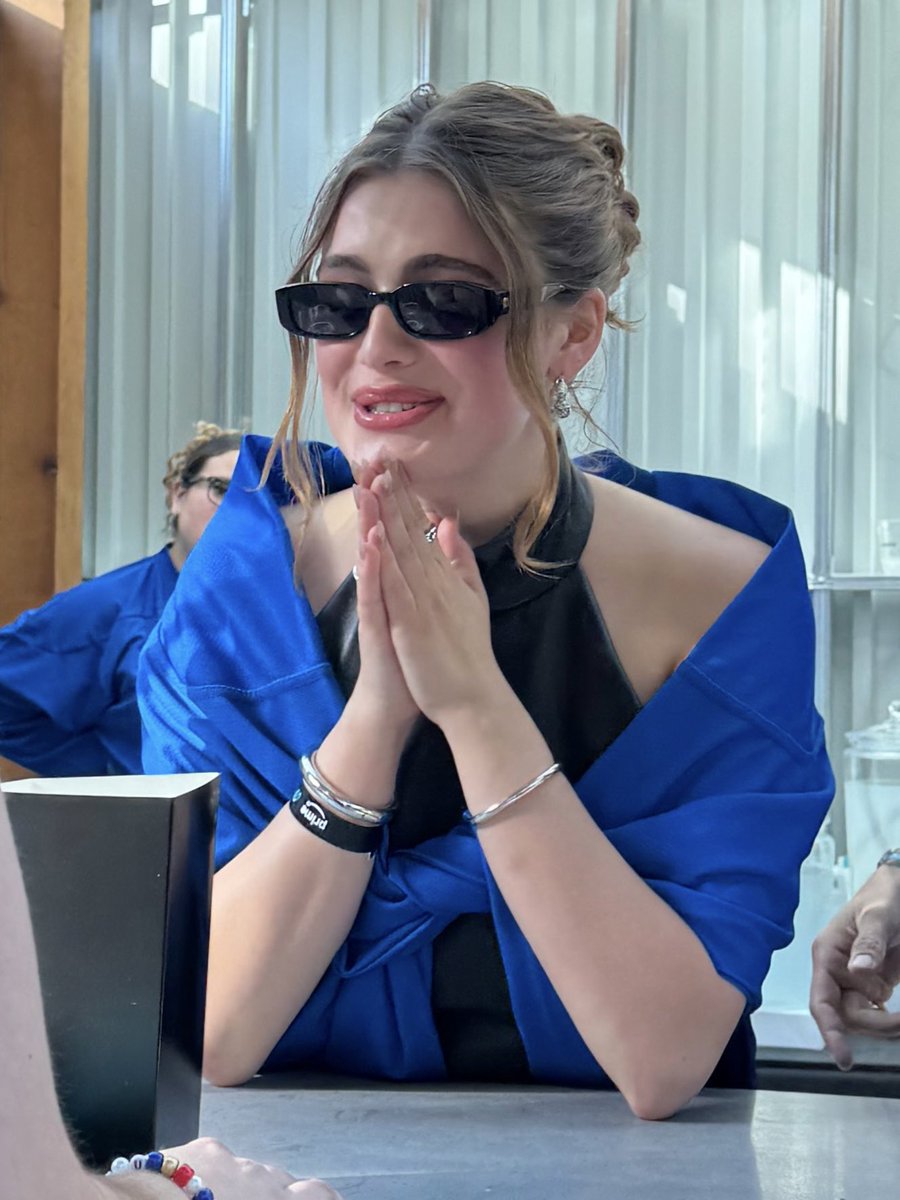 Ella Bright Updates tweet media