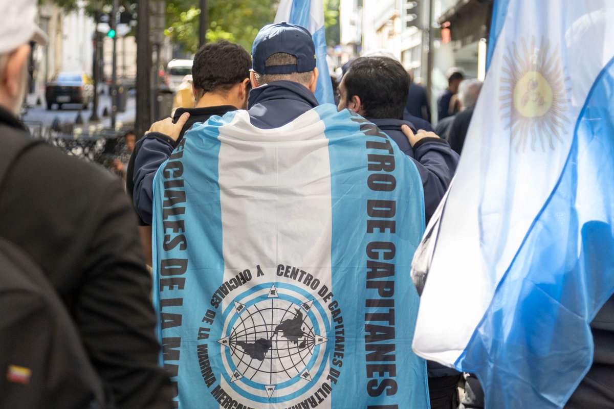 Centro de Capitanes y Oficiales de Ultramar tweet media