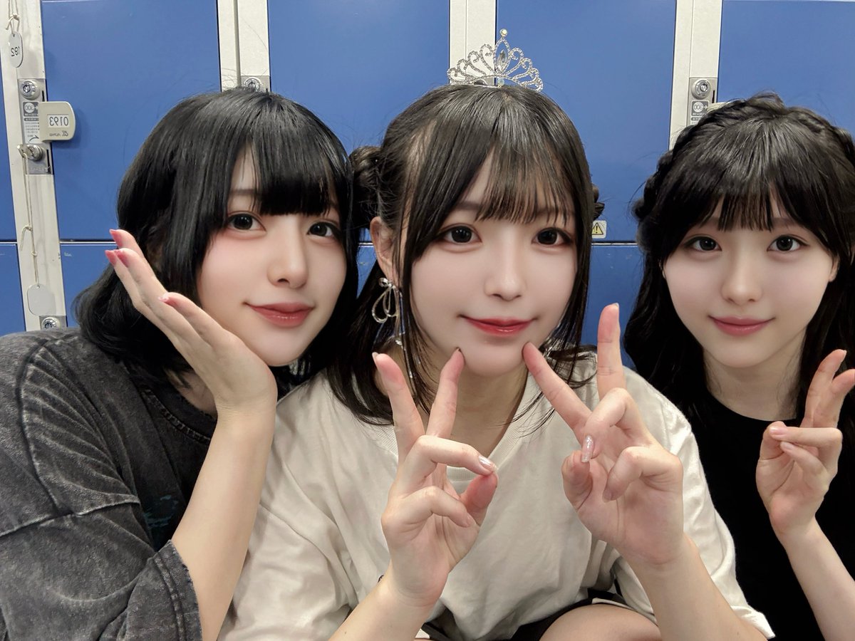 koharu_PRYME's tweet photo. 本日5/2、PRYMEがデビューして1周年です⭐️
メンバーの2人、日頃応援してくださってる皆様
本当にありがとう( i  ̫ i )

まだまだ未熟な私ですが、
PRYMEとして過ごす毎日はかけがえのないものです。この3人で活動できてることがすごく幸せ！🕊️

これからも瑚春とPRYMEをよろしくお願いします🩷🩵💜 https://t.co/yju1A13uhw