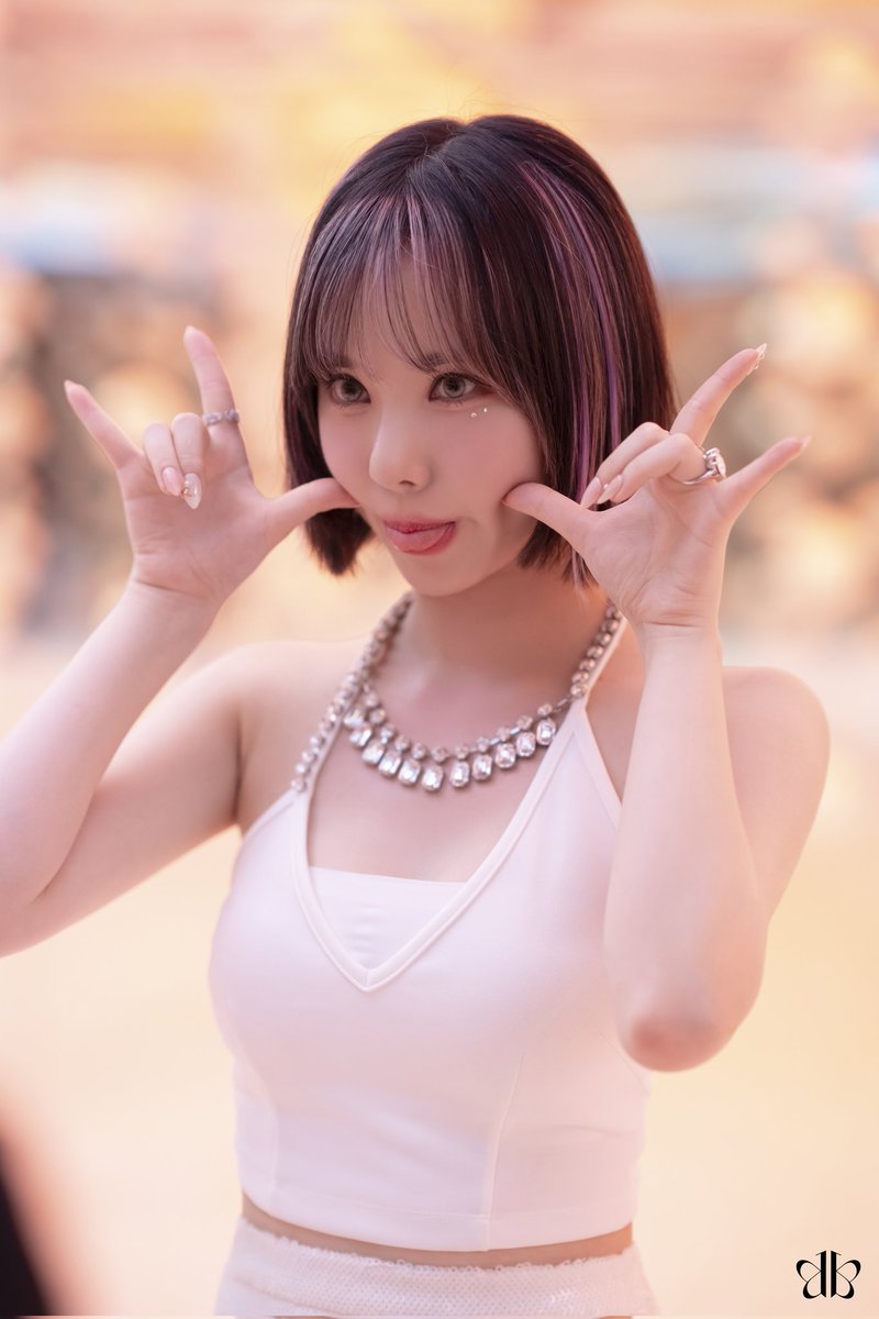 ฅ^•ﻌ•^ฅ | 𝕷𝖆 𝕷𝖆 𝕷𝖔𝖛𝖊 𝕸𝖊 | tweet media