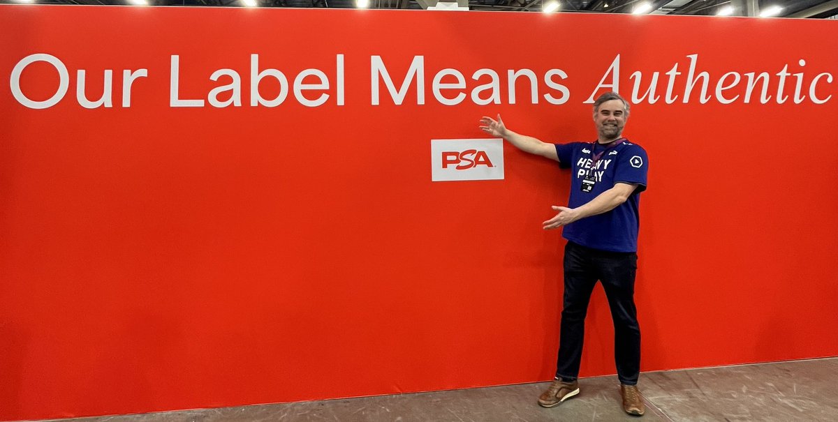 Walaoumpa's tweet image. My Pro Tour is individually #sponsored by the lovely folks at @PSAcard. Got to visit them at their booth at Magiccon Vegas. They'll be grading some of the cards I played in my Pro Tour deck (with a giveaway in some weeks for 3 of them).
