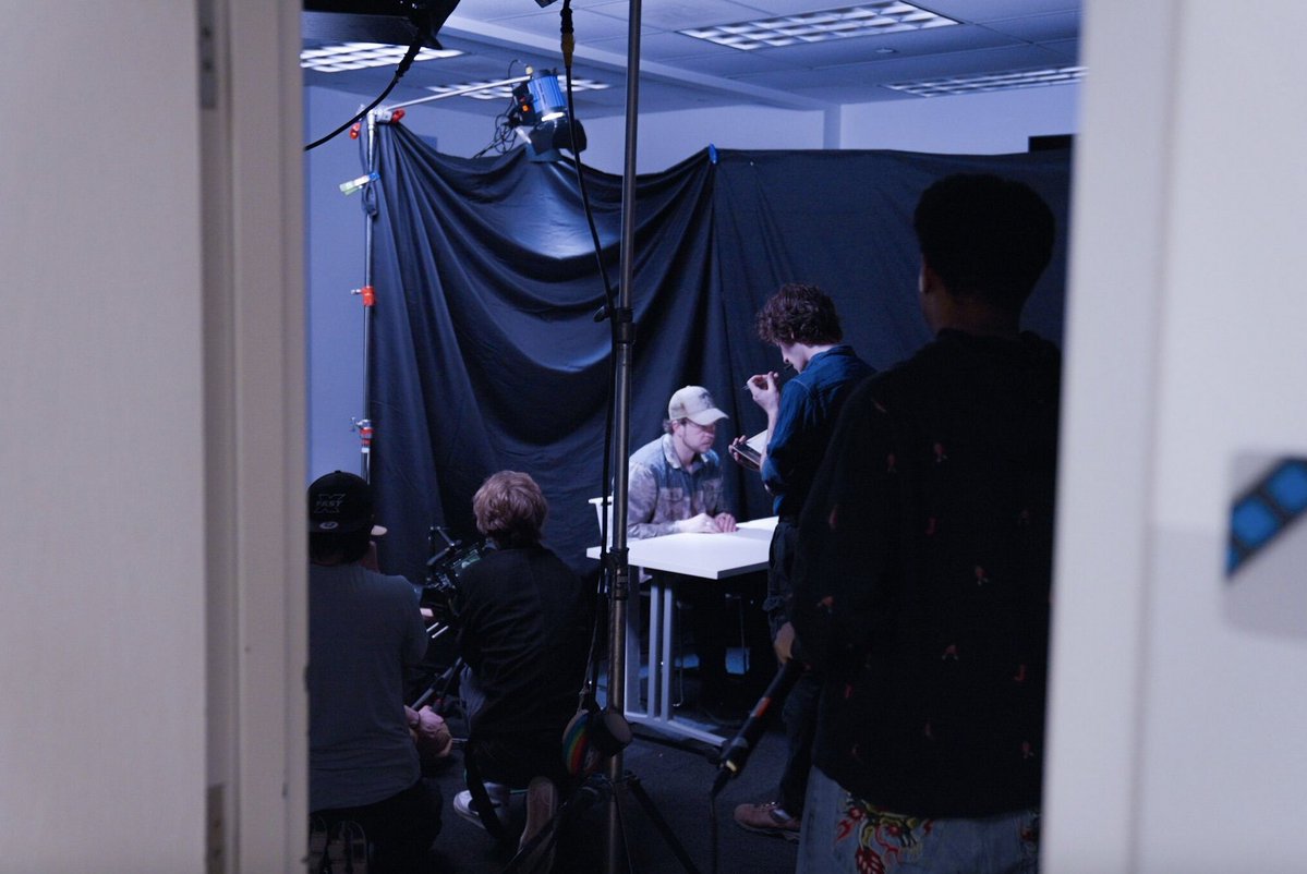 ColumCinemaTV's tweet image. Student filmmakers @ColumbiaChi behind the scenes on Directing II this semester. Short film: A GHOST SHIP IN A BOTTLE #collaboration #connections #college