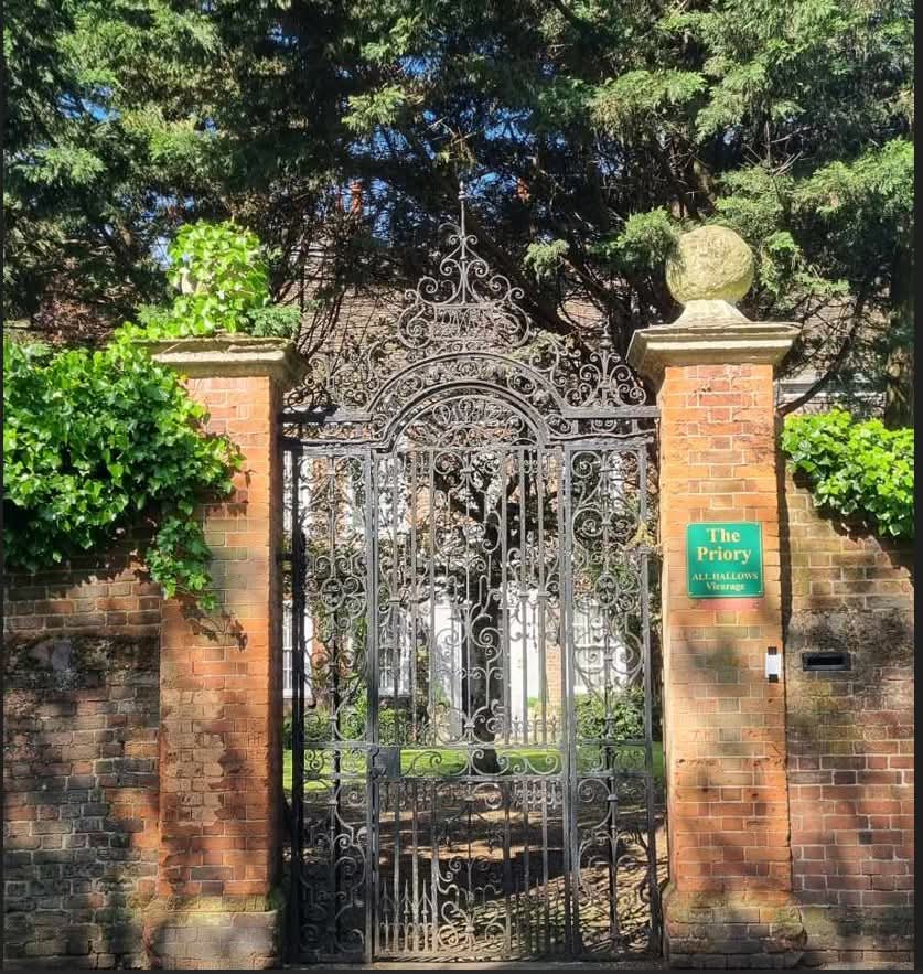 Parikiaki's tweet image. Residents can delve into #Tottenham’s #culture and #history during the #BruceCastle #Heritage Quarter Open Day this Sunday
parikiaki.com/2026/04/reside…