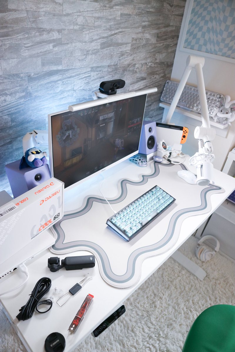 binbiso's tweet image. よく見ると爪があまいデスク写真

#gamingsetup 
#desksetup /•᷅•᷄\୭