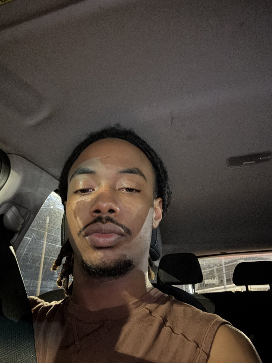 armezzy's tweet photo. is this thing on https://t.co/X4Ihy71RjU