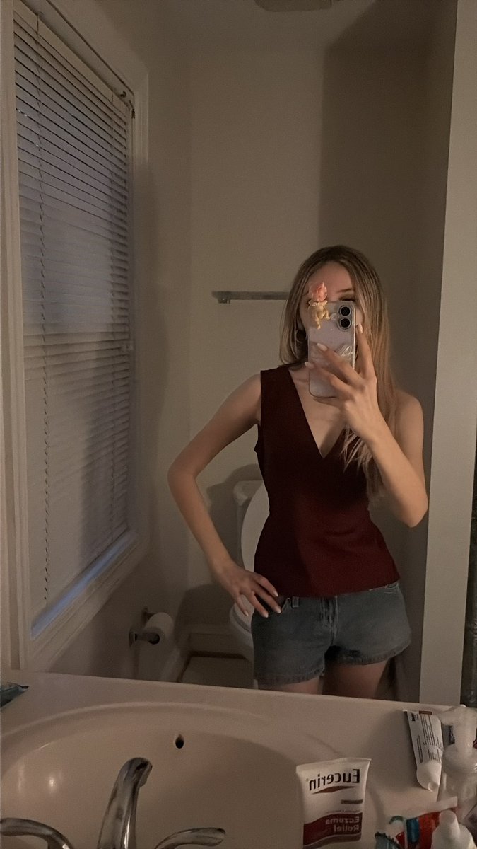 lina tweet media