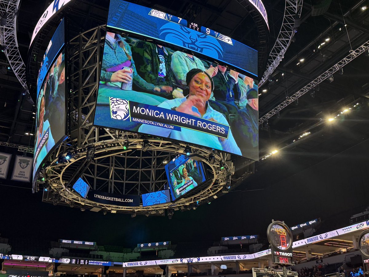 cassidyhett's tweet photo. Standing ovation at Target Center for former Lynx Monica Wright Rogers, now Toronto Tempo GM https://t.co/SCS0DWzdBJ