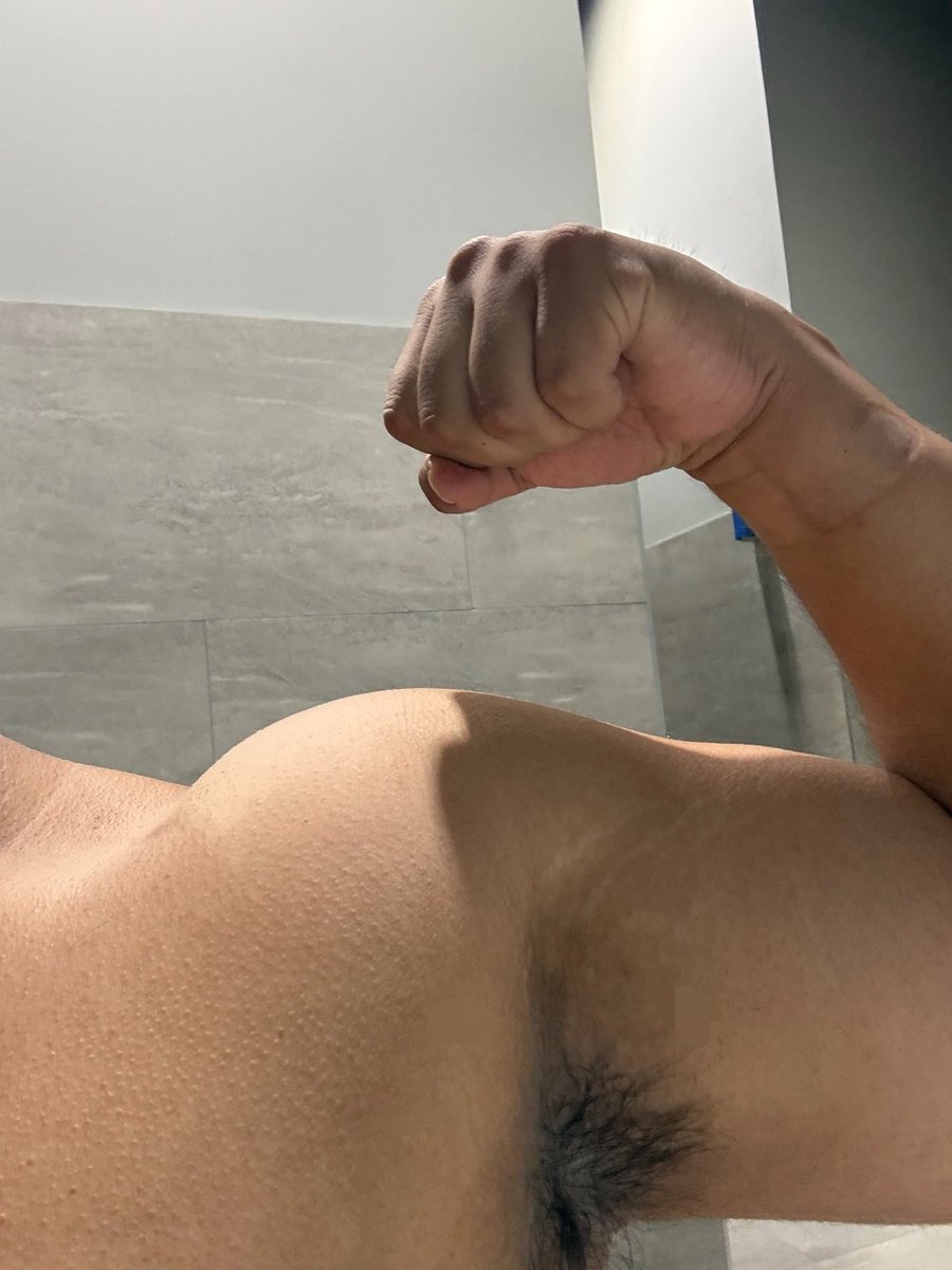 txnmxns's tweet photo. Feel my arm or take a sniff, your pick 
#dl #bull #htx #houston #mexican #gym #bicep https://t.co/nJzsjR6XQM