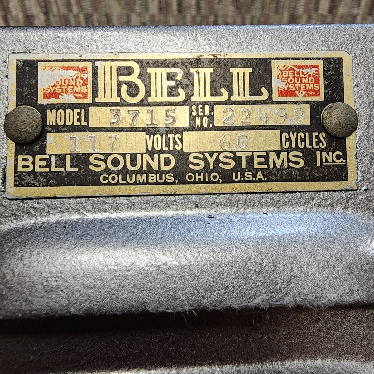 TomsAmpsDetroit's tweet image. 1946 Bell 3715 PA. 2 6V6, neat, string driven pointers. Cleaned up nicely with a sand and respray. Nice cleans and OD.

Available for #Detroit #Studio #Rental from Toms-Amps.com, The Home of Vintage Tone. Royal Oak MI 248-808-2951 

Players welcome to come play any of