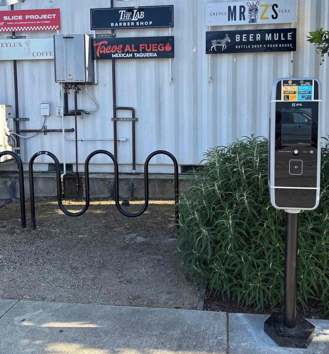 todd_guild's tweet photo. Watsonville city offials said Friday that the parking meters along Aviation Way, such as this one in front of a popular row of restaurants, have been removed after community pushback. 

https://t.co/LHSxjkV0JD

#watsonville #parkingproblem @pajaronian @GoodTimesSC https://t.co/VM4hbcakSP
