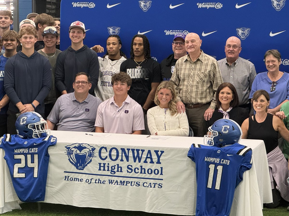 WampusCatFB's tweet photo. Congratulations to two great Wampus Cats for signing to play at the next level 🏈 
ATH- Carter Crow 
(University of Central Arkansas)
RB- Amari Davis 
(Arkansas Baptist College) 
#BeTheBest https://t.co/no5nGBPPQU