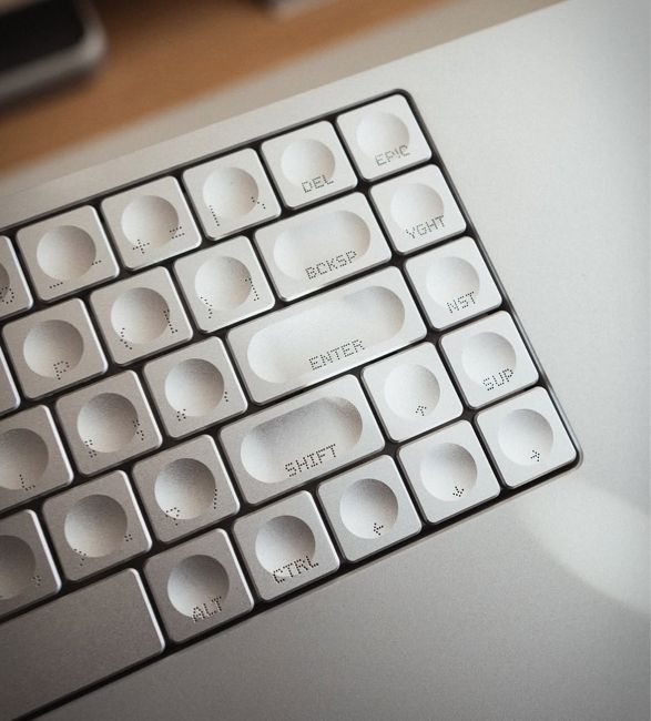 SciFiArchives's tweet photo. Icebreaker’s mechanical keyboard design https://t.co/4kEhHa1Qgp