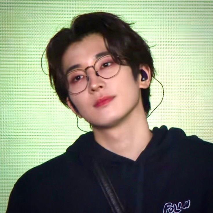 ᴍᴏᴏɴ | 𝟵𝟵.𝟵% 🐈‍⬛ tweet media