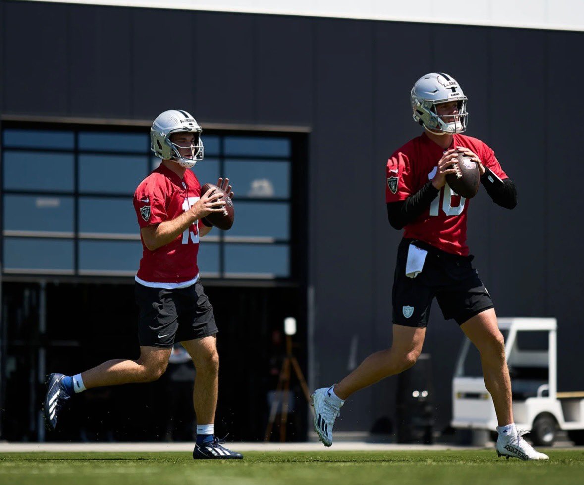BoogDaBear1's tweet photo. New pic of Jacob Clark and some other qb at Raiders rookie mini camp. #FrameMogged #ThatsMyGoat https://t.co/hNLCNPrqgB