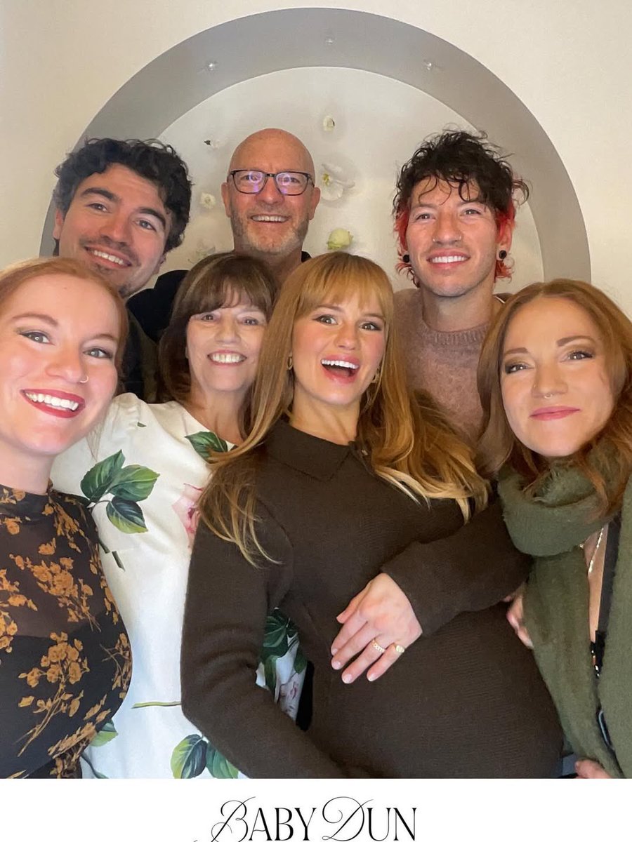 I'm actually gonna scream they ALL HAVE THE JOSH SMILE