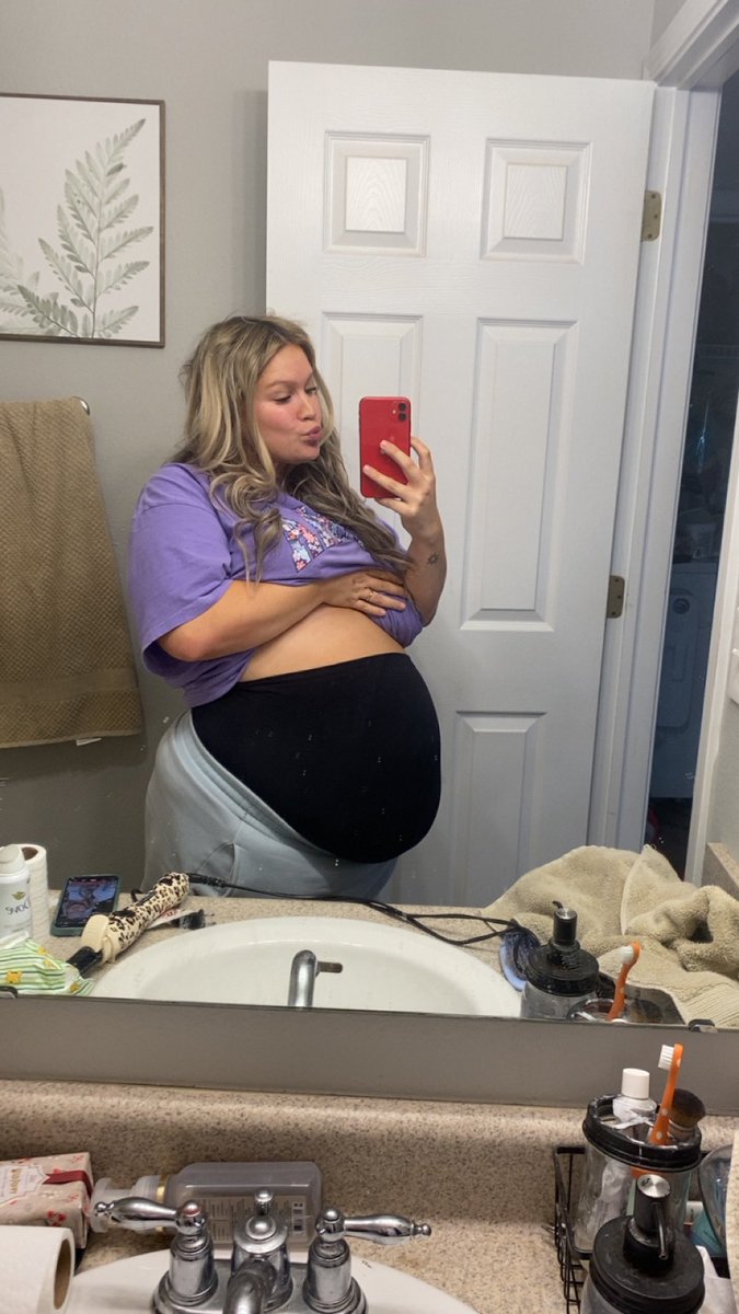 madisonmoonsxo's tweet image. I’m soooo big and low! 

#pregnant #pregnancy #preggobelly #bigbelly