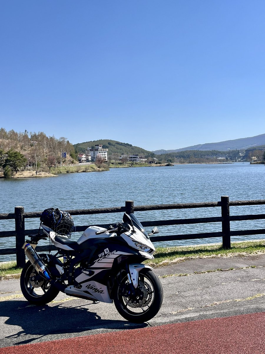 HAWAIIAN_HUSKY's tweet photo. 白樺湖っす🫡✨

#ZX4R
#ninja https://t.co/KxMt6KJ8P4