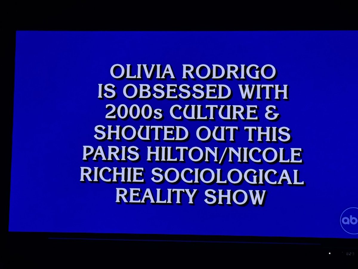 noellewes123's tweet image. yesss watch the queen herself on snl tomorrow 🤭 #jeopardy