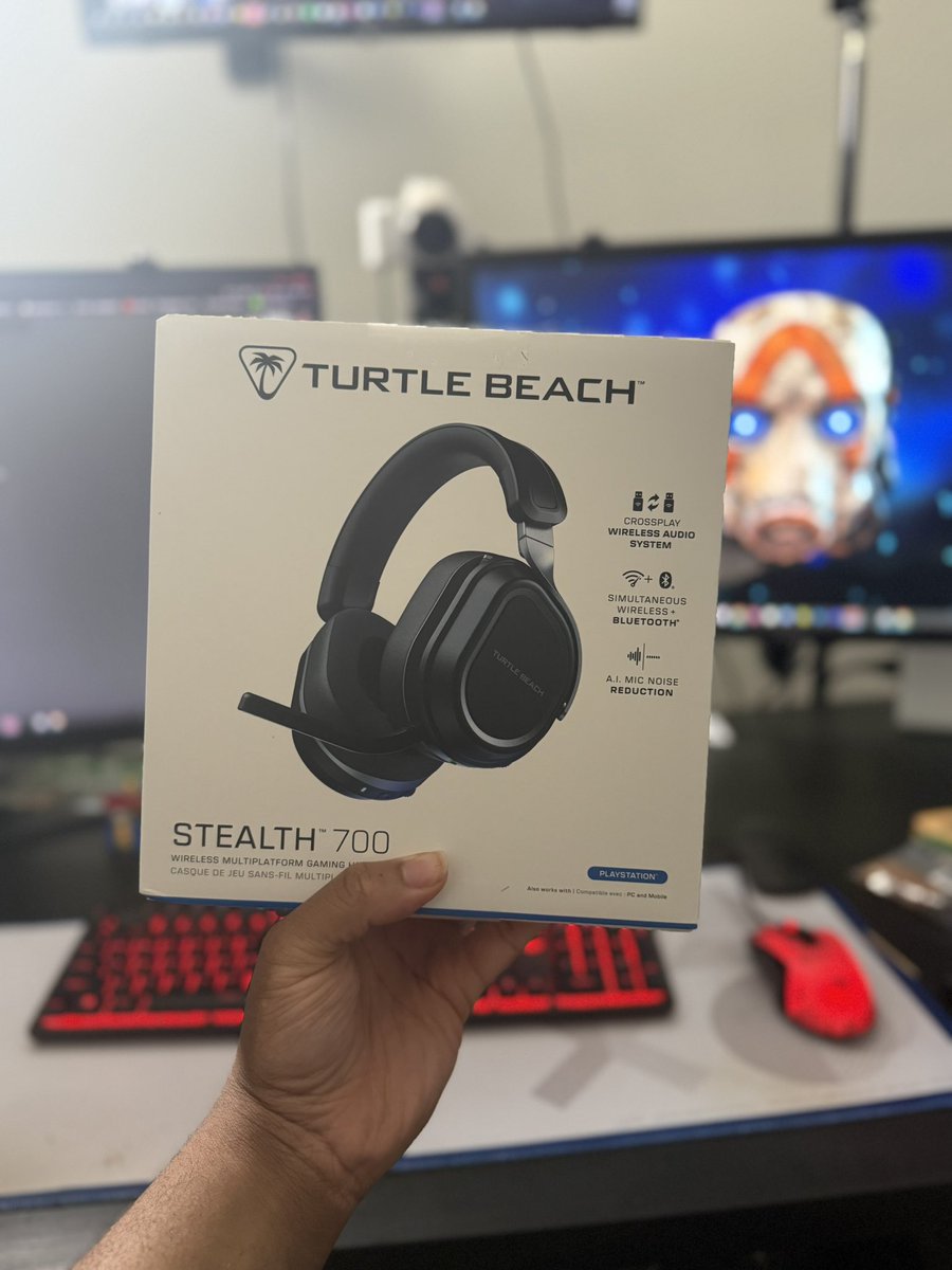 onthasticks's tweet image. Didn’t expect this to show up at my door today 👀

I’ve been rocking the same headset for like 10 years… yeah, it was time 😭

Appreciate @TBeachGames @TurtleBeach @TurtleBeachPC for the upgrade.

#gaming #gamingsetup #turtlebeach #setupupgrade #contentcreator