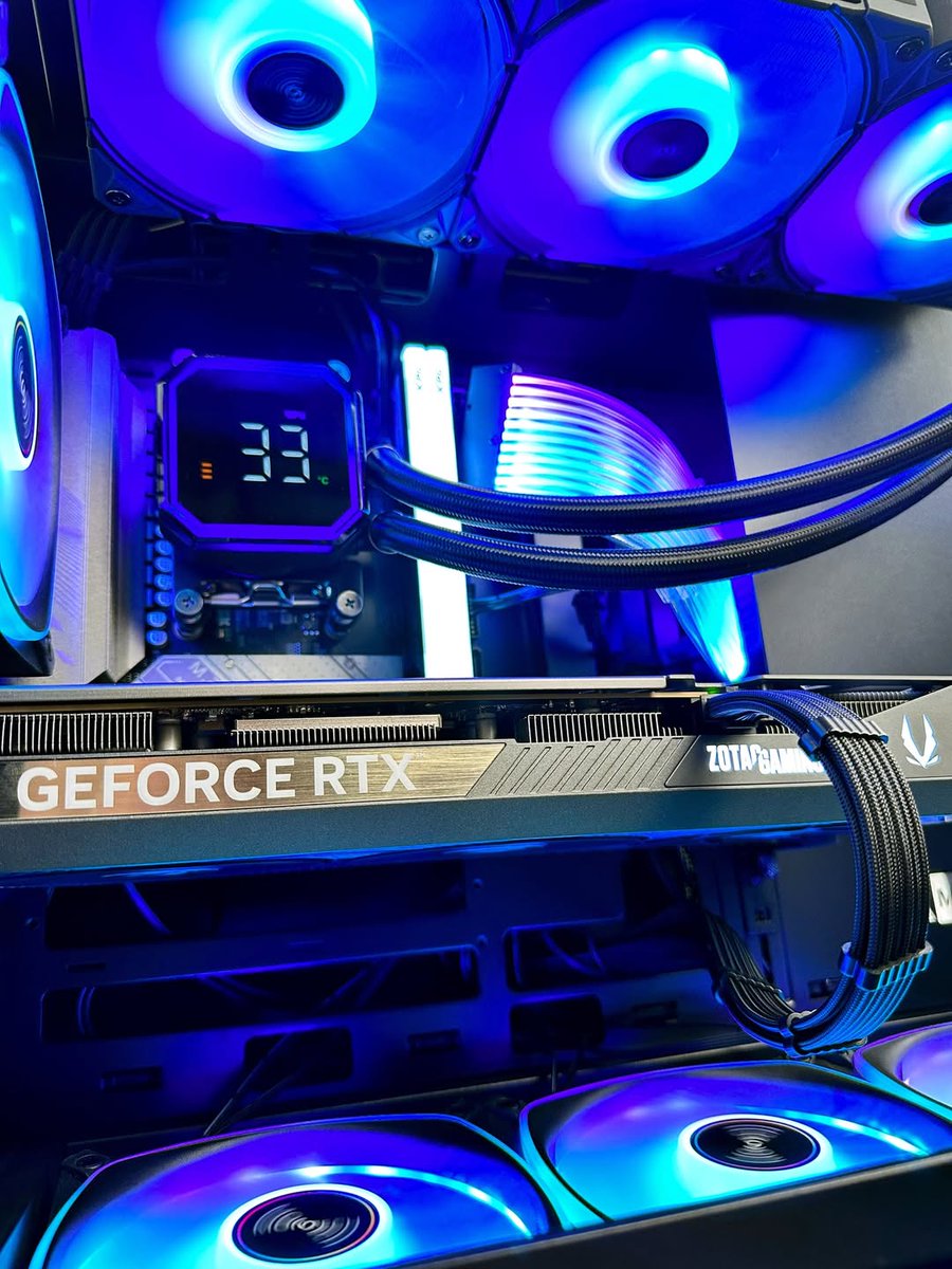 ZOTAC_USA's tweet photo. Panoramic views. Infinite vibes. 🌌💎

📷 IG: mpcproject

#ZOTACGAMING #ZOTAC #NVIDIAGeForce #PcBuild #PcSetup https://t.co/CY5U8RSMmI