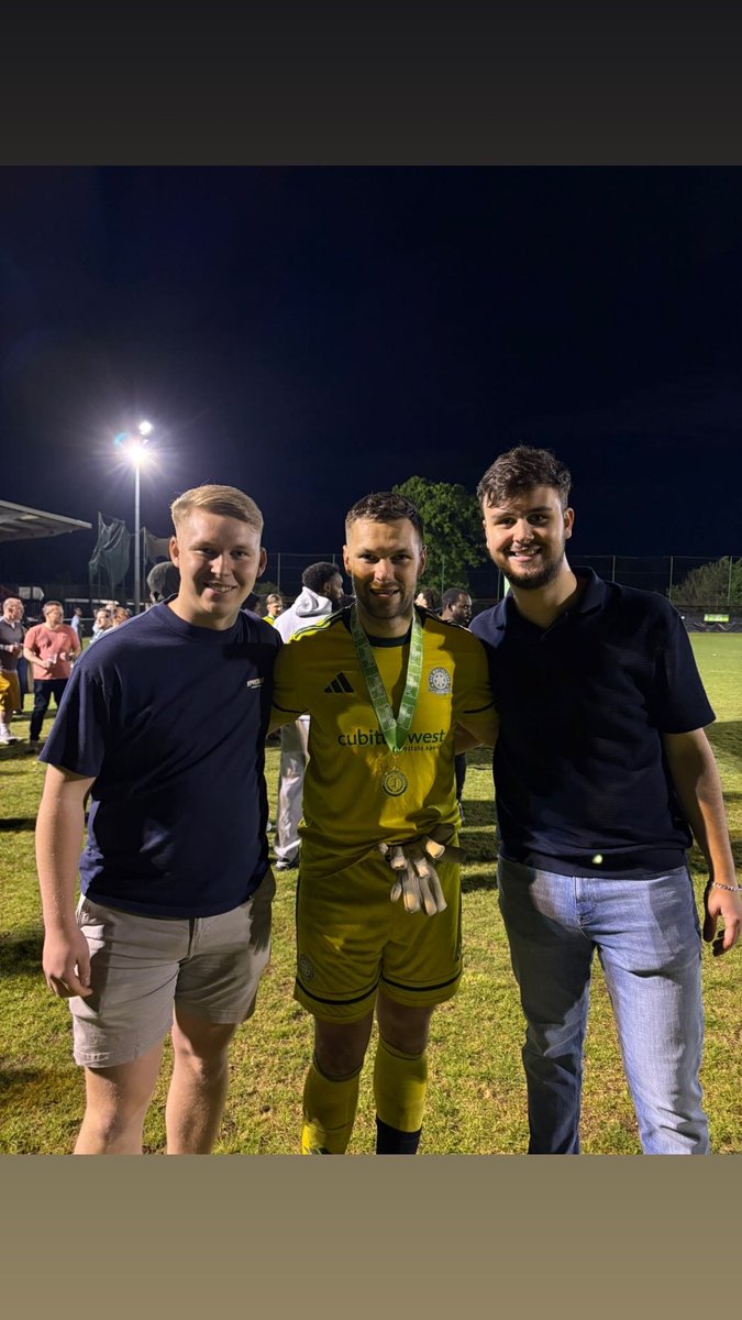 danpaceyy's tweet photo. STEP 3 @AFCWhyteleafe 😍 https://t.co/94sQErglS4