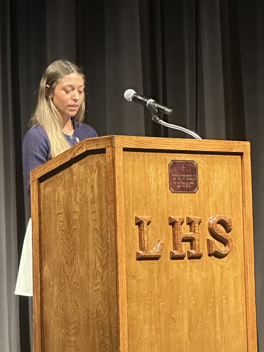 stepharillo's tweet photo. Celebrating our students being inducted into the National Honor Society @LOCKHARTHS @LockhartISD https://t.co/m2ZJUYub2t