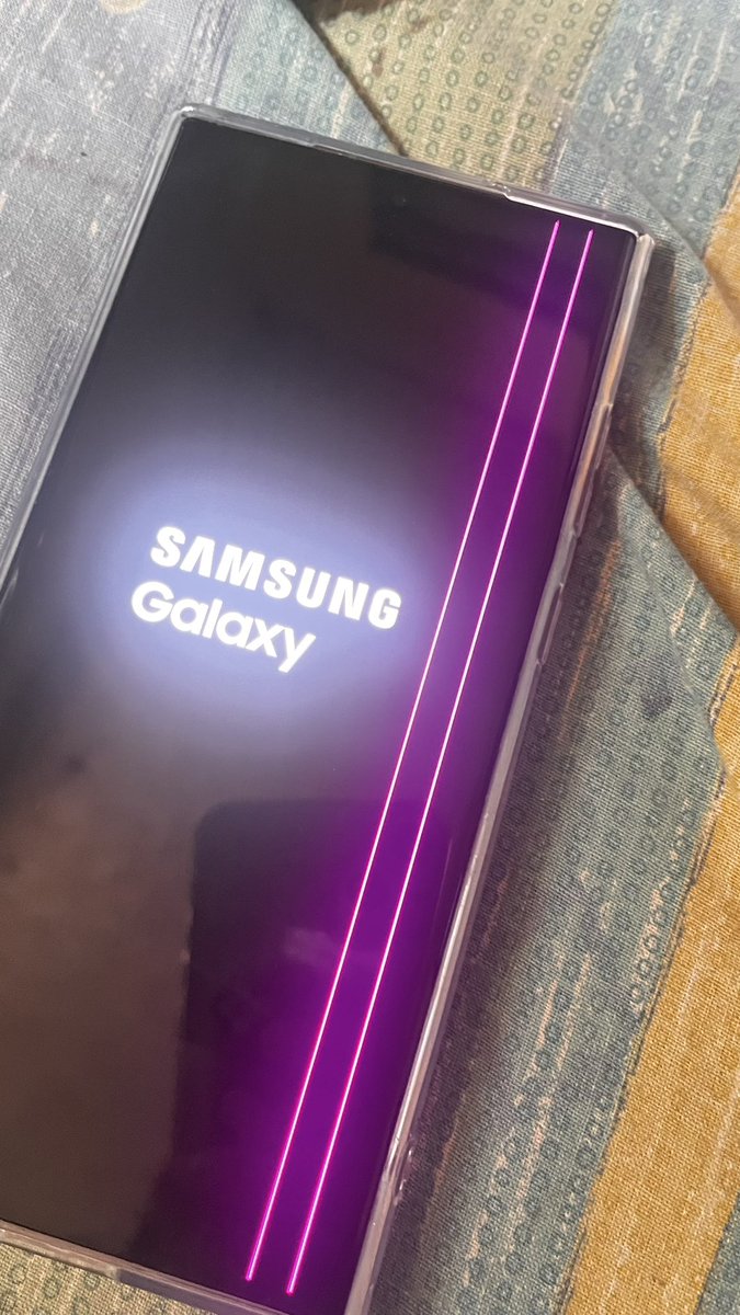 haydalovaaa's tweet photo. Selamat pagi warga... alhamdulillah wasyukurilah , Hp ku yg pink line ini finally  dapat free 100% penggantian lcd, cm bayar jasa pasang
Btw hp ku udah  2 tahun hbis garansi jg wk.. baru mau aku ambil hri ini 
Sempet stress krna mau ngonser exo ada aja cobaannya
Btw Hpku S23ultra https://t.co/GpUyt6rnVC