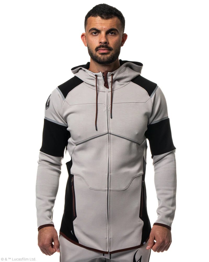 bobafettloot's tweet image. 🛡️ Estilo de cazarrecompensas. Oscuridad imperial. Camino mandaloriano.

La nueva colección #StarWars de @SuperXApparel inspirada en #BobaFett, #TheMandalorian y #DarthVader.

Tres iconos. Tres estilos.

📅 Ya disponible
👉 superxapparel.com/collections/st…