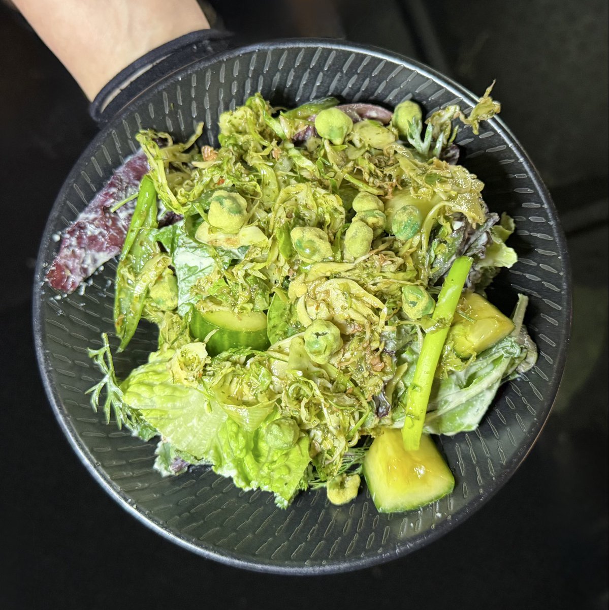 SuisGenerisNOLA's tweet image. This week’s farmer's salad has tiki farm field greens, brussels sprout green kimchee, sesame soy marinated &amp;amp; smashed cucumbers, wasabi peas, cashew &amp;amp; coconut milk dressing - Yum! #salads #eatingnola #eaternola