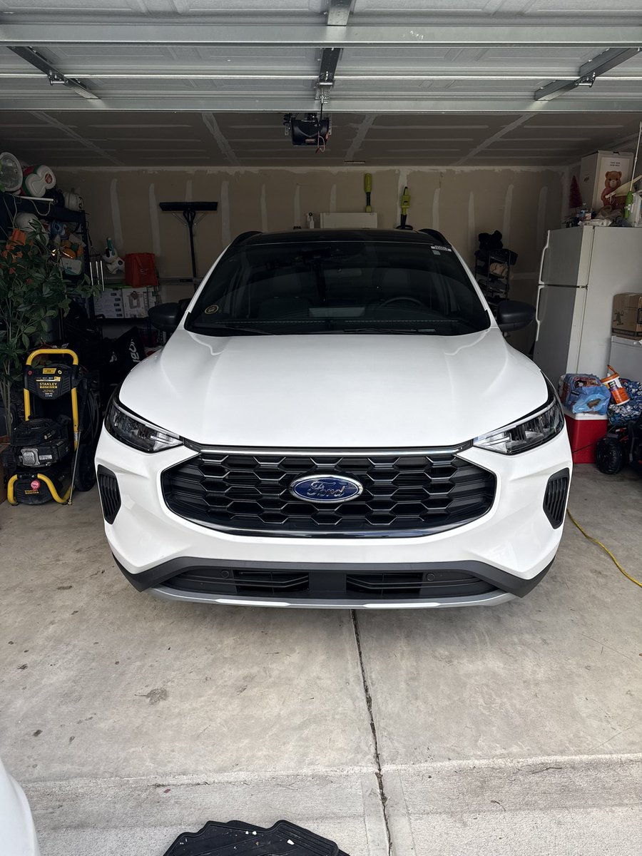 RealRdubius's tweet photo. Small update to about us. Been a busy start to the year so far. House renovation and we upgraded our fleet at home so I could have a truck finally. https://t.co/RUIcCwrxPR