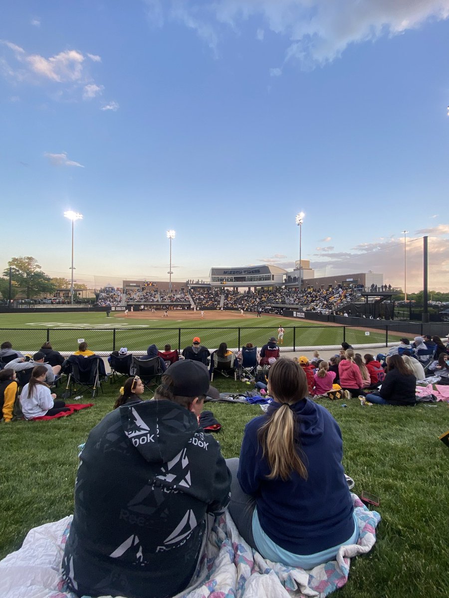 EleanorKrieges's tweet photo. Enjoying my Friday night at @MizzouSoftball against @Vol_Softball with my amazing softball mom. With our busy schedule, it’s hard to get out to games, but I’m SO glad we’re able to. Go tigers! https://t.co/gzgIxBtPwS