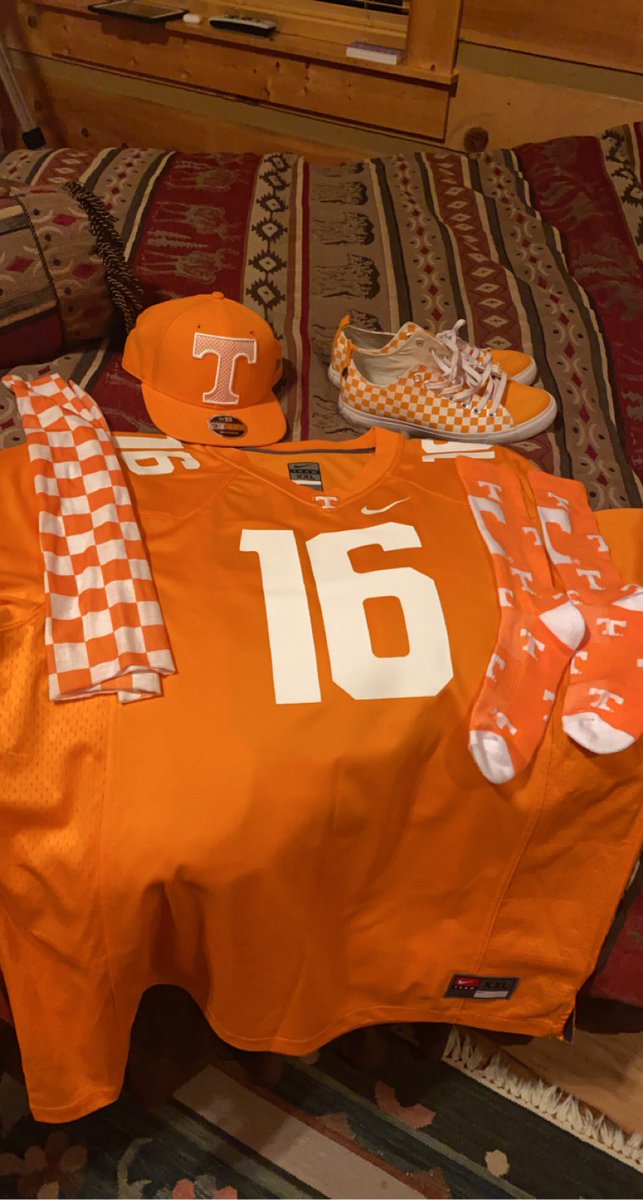 Kelly 🤍🧡 tweet media